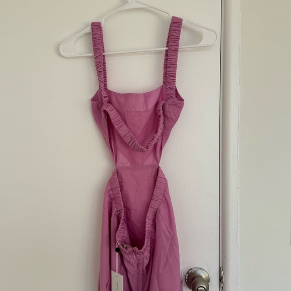 Lovers + Friends Mauve Gathered BOSWORTH MIDI Dress - Picture 7 of 10